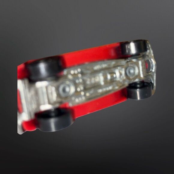 2009 Hot Wheels Treasure Hunt Red Black 34 Ford Delivery Truck Diecast Car 1:64 - Picture 6 of 8